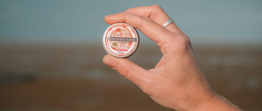 dentifrice-solide-bio-fraise-lcc