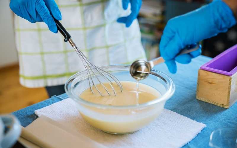 ajouter-soude-dans-huile-fabrication-savon