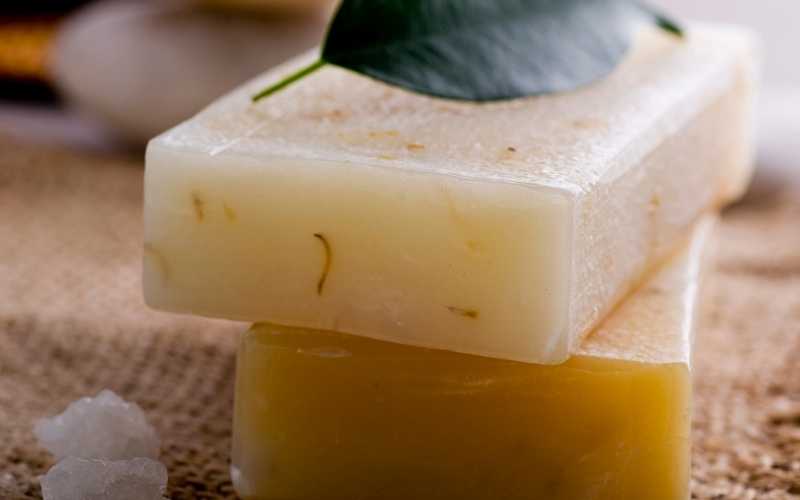 faire-du-savon-maison-cure