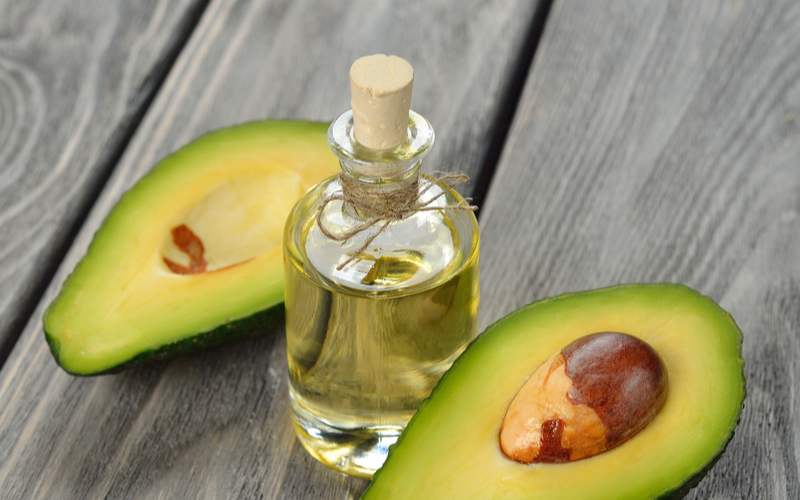 huile-avocat-peau-sèche